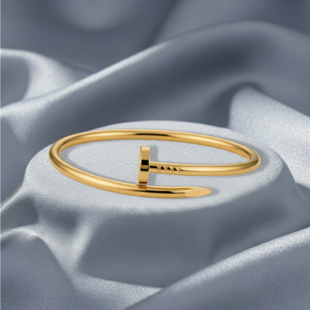 UÑAS ELEGANCIA DORADAS