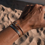 UÑAS ELEGANCIA DORADAS