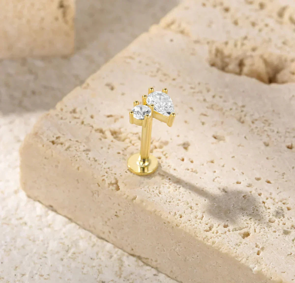 Pendientes de diamante con parte trasera plana de Kate