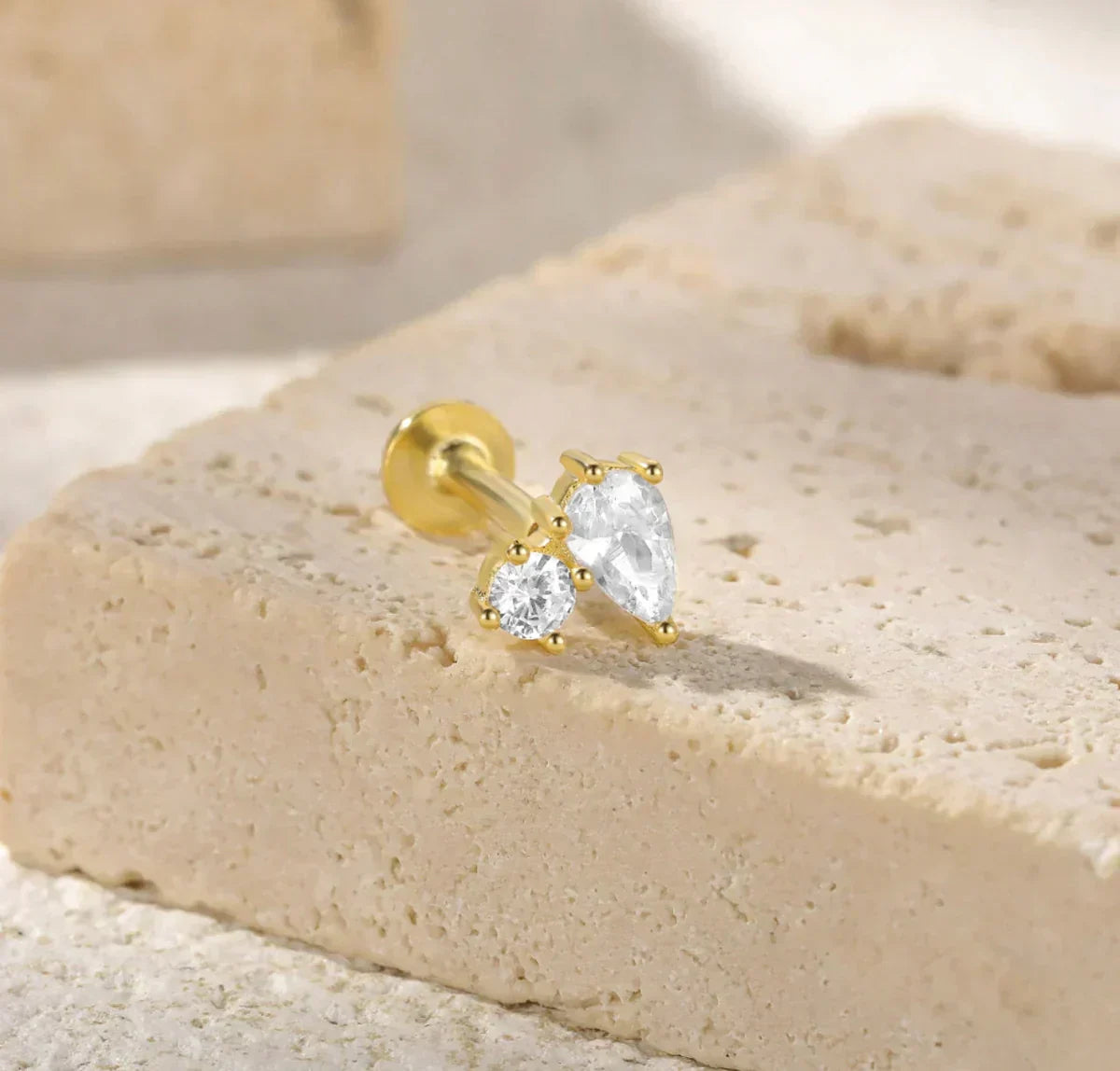 Pendientes de diamante con parte trasera plana de Kate