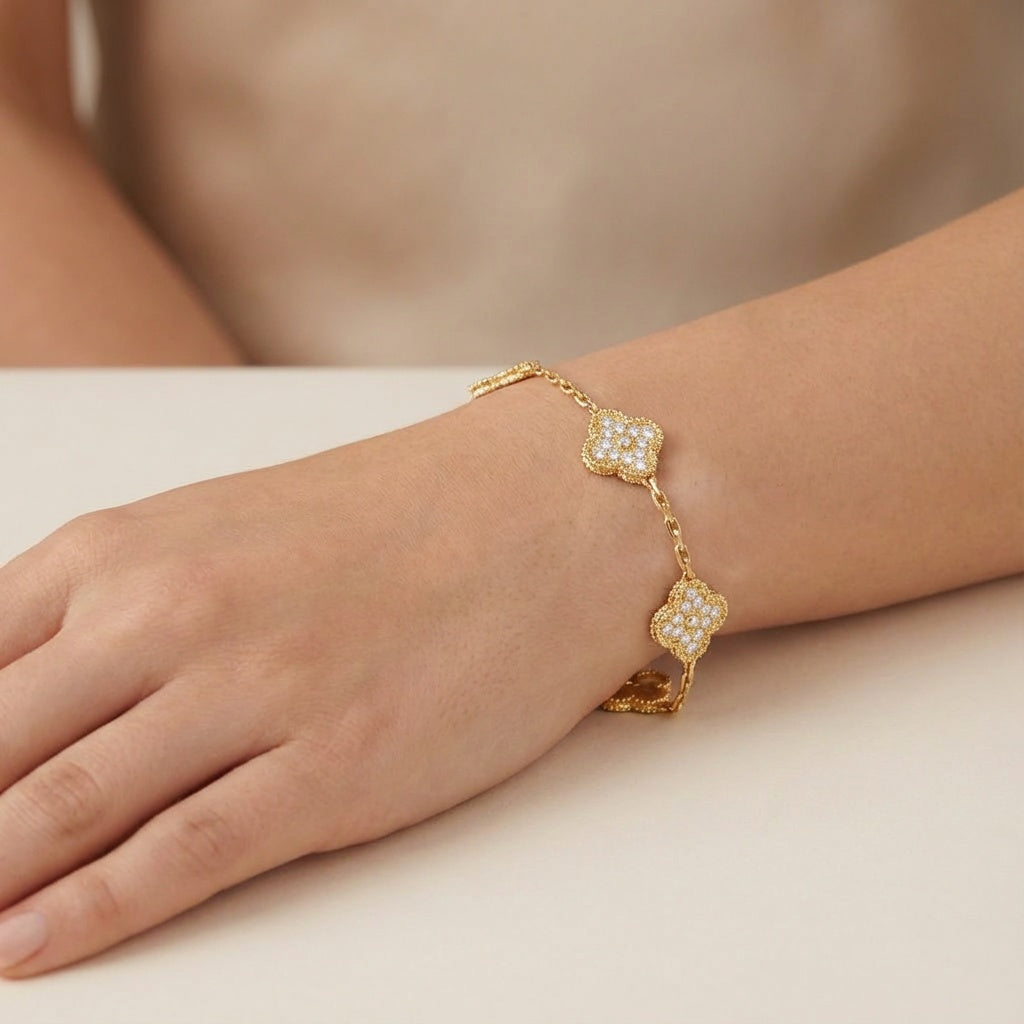 TRÉBOL DE CUATRO HOJAS EN CIRCONITA DORADA