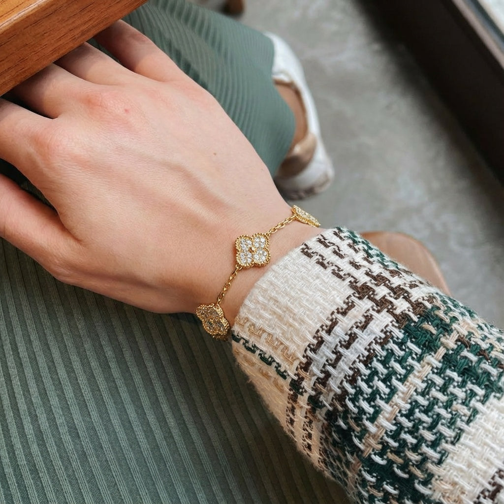 TRÉBOL DE CUATRO HOJAS EN CIRCONITA DORADA